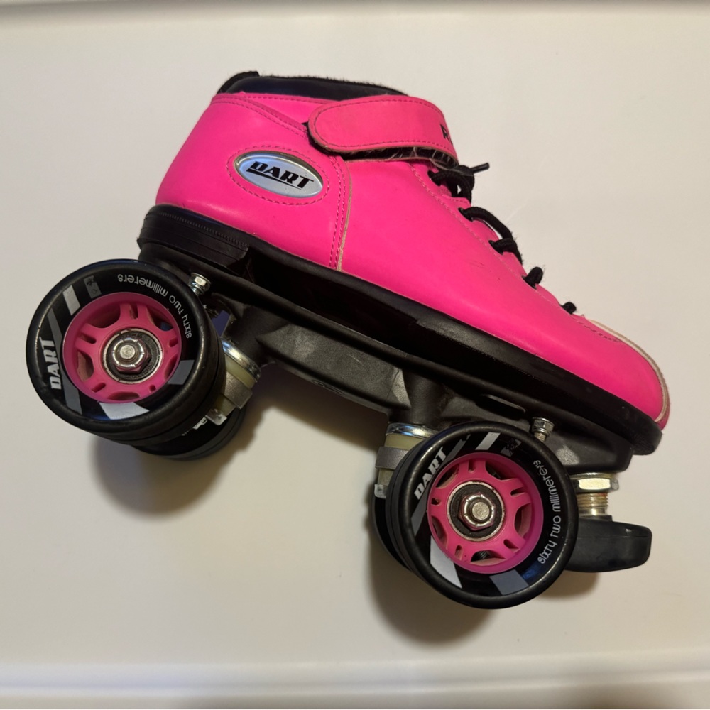 Riedell Dart Rollerskates size 5 in men’s. 6.5 in women’s. Slight wear.